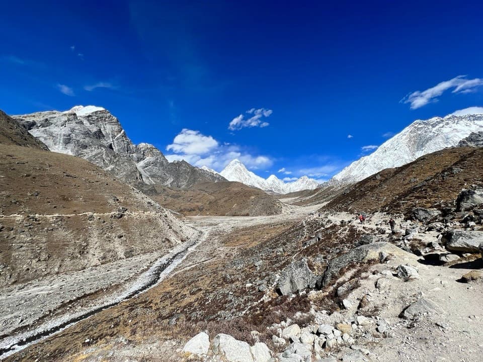 Cross legendary high-altitude passes like Khardung La and Singe La.